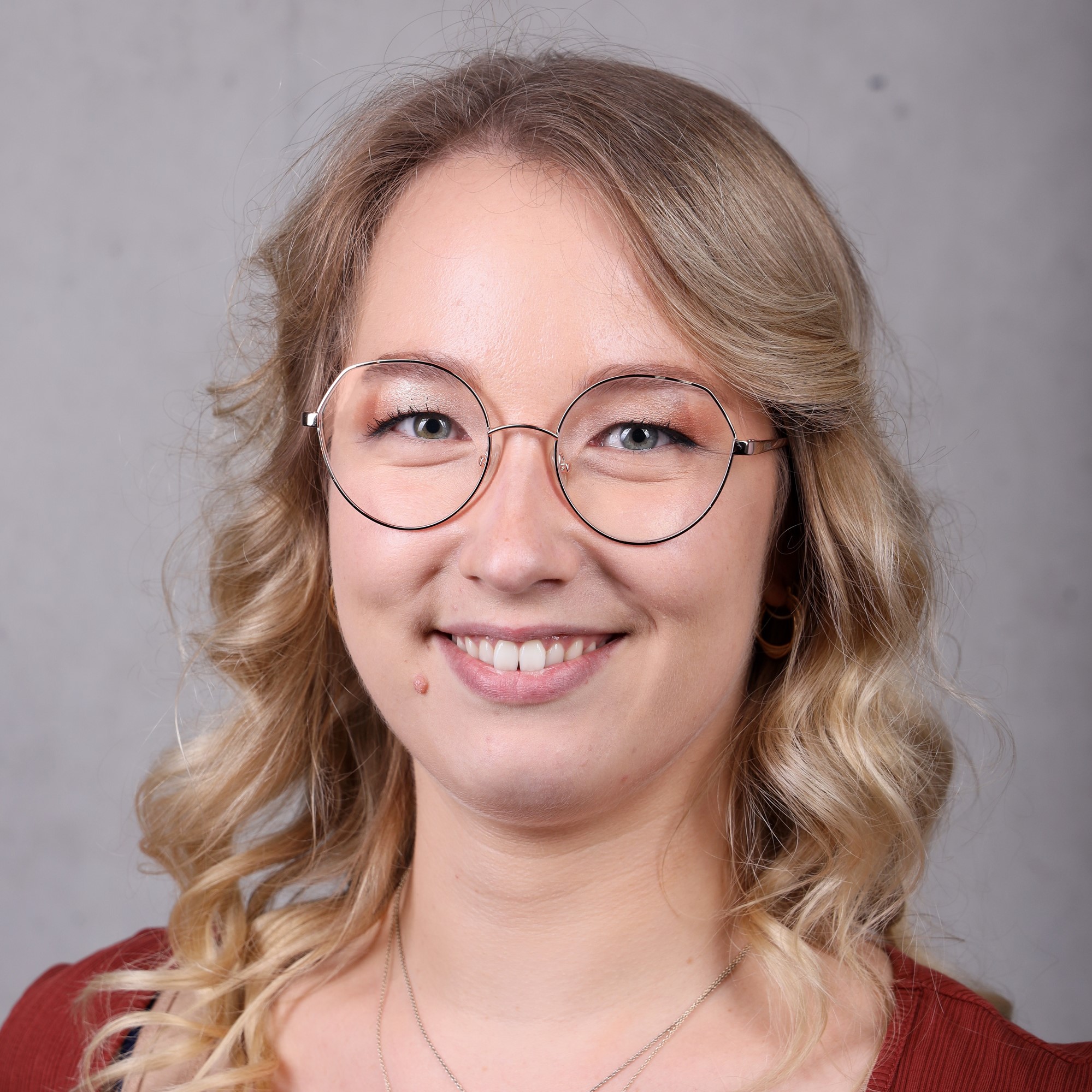 Angela im Interview Vom Praktikum zur Softwareentwicklerin